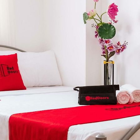 Reddoorz Premium @ Amaia Skies Avenida Manila Esterno foto